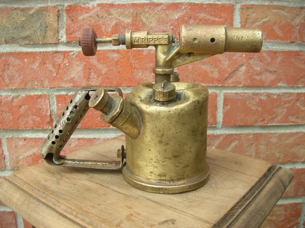 Lampe   Souder EXPRESS  pompe evec Tte Rippes