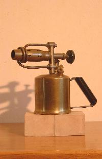 Lampe   Souder M L Paris n 4  Pompe